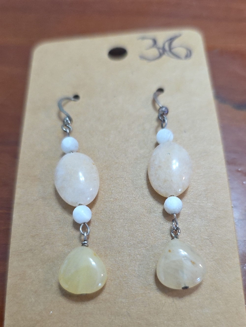 # 36 Yellow Adventurine Or Yellow Jade Bead Drop Earrings mother Of Pearl.